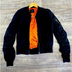 Reversible windbreaker